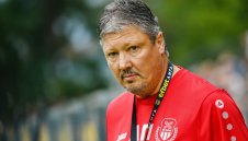 Отбор от Втора Лига се облизва за Любо Пенев