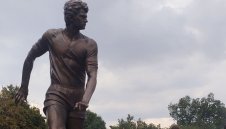 Откриха паметник на Гунди в Слатина