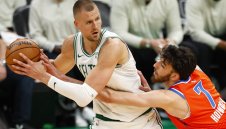 Бостън чака подкрепление за серията срещу Маверикс