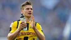 Дортмунд преподписа с полски бек 