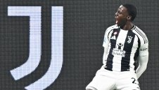 Като татко си! Уеа вкара гол в Юве - Милан 25 години по-късно