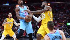 Веждата и ЛеБрон превзеха и Маями, Брадата наниза 54