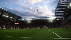 Ливърпул с претенции към програмата заради "Анфийлд"