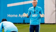 Манчестър Юнайтед надцаква Бенфика за Силесен