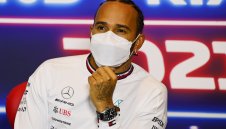 Хамилтън иска две победи на "Силвърстоун" този уикенд