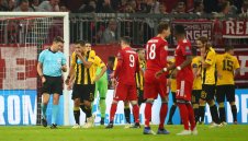 УЕФА разследва АЕК заради Байерн