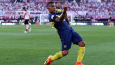 Трансферът на Тевес е на стойност $51 млн.