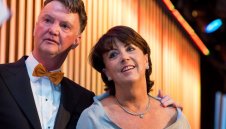 Луис ван Гаал спира с футбола през 2017 година