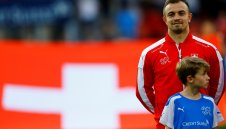 Шакири няма да ходи в Рома, остава в Стоук