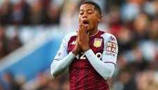 Играч на Вила се извини за голям пропуск