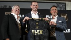 Да се отказва? Бейл няма никакво намерение скоро да спира с футбола