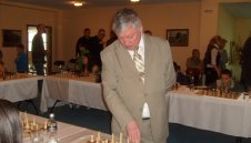 Карпов ще играе шах в Поморие