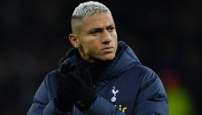 Тотнъм не си дава най-голямата издънка дори за арабските милиони