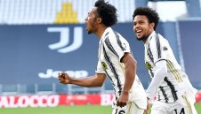 Ювентус преподписва с една от звездите си