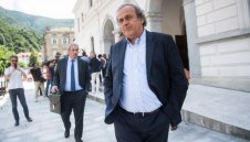 Невинни? Прокурори пак погнаха Платини и Блатер