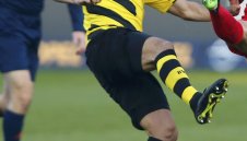 Борусия готви нов удар, преподписва и с Гюндоган