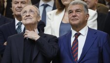 Лапорта надъха сломените играчи на Барса