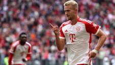 Байерн отписа Матайс де Лихт