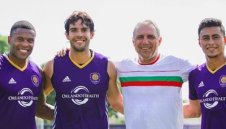 И Кака го призна: Христо Стоичков! Каква класа!