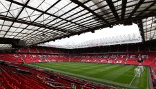Новият бос вдига капацитета на „Олд Трафорд“ до този на „Уембли“