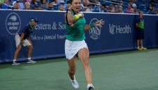 Халеп изгуби сет от квалификантка, но продължава в Синсинати