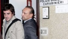 Алонсо се яви като свидетел в Италия по делото за шпионаж