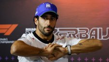 Искали да изгонят Дани Рик още през юни