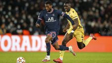 Вайналдум намалява заплатата си заради Рома