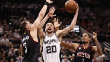 Сан Антонио надви Хюстън в класика