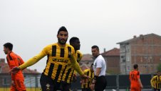 "Канарчетата" клъвнаха Литекс