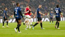 Милан приема Лацио в търсене на ново дерби с Интер