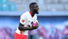 ОФИЦИАЛНО: Байерн договори Упамекано