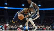 Без ЛеБрон Кавс паднаха лошо в Детройт