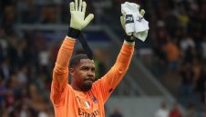 Вратарят Менян вкара гол на тренировката на Франция