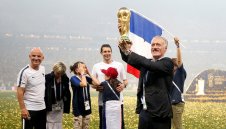 Дешан влезе в елитен клуб, нареди се до Загало и Кайзера