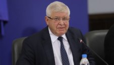 Нови заповеди: Без дискотеки, барове и балове до 30 юни, но с още по-пълни стадиони