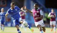 И Вила стартира със загуба