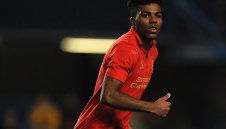 Още един младок бяга от "Анфийлд"