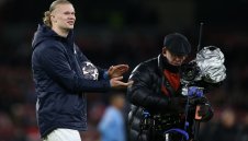 Халанд има чертите на старата школа