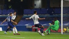 Челси завърши годината с горчилка