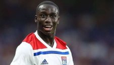 Реал (Мадрид) договори привличането на Менди от Лион