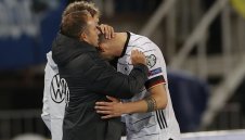 Флик подсили Бундестима с "аспирин"