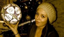 Топка с автографи на Барселона помага за благотворителност