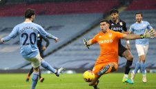 Ман Сити надви трудно Вила с 2:0 под дъжда на "Етихад"