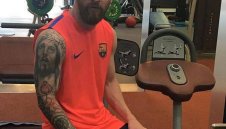 Меси блъска здраво във фитнеса