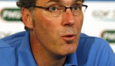 Блан се подиграва на англичаните