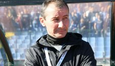 Стамен Белчев гори при провал срещу Левски