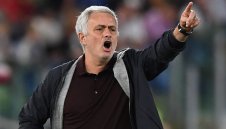 Тежки обвинения: Моуриньо разбил съблекалнята на Рома