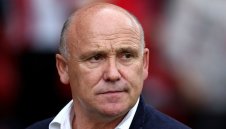 Хъл още не може да се разбере с Майк Филън