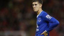 Евертън отхвърли молбата на Стоунс за трансфер